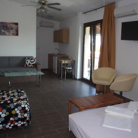 Petrouda'S Apartments Samothraki Luaran gambar