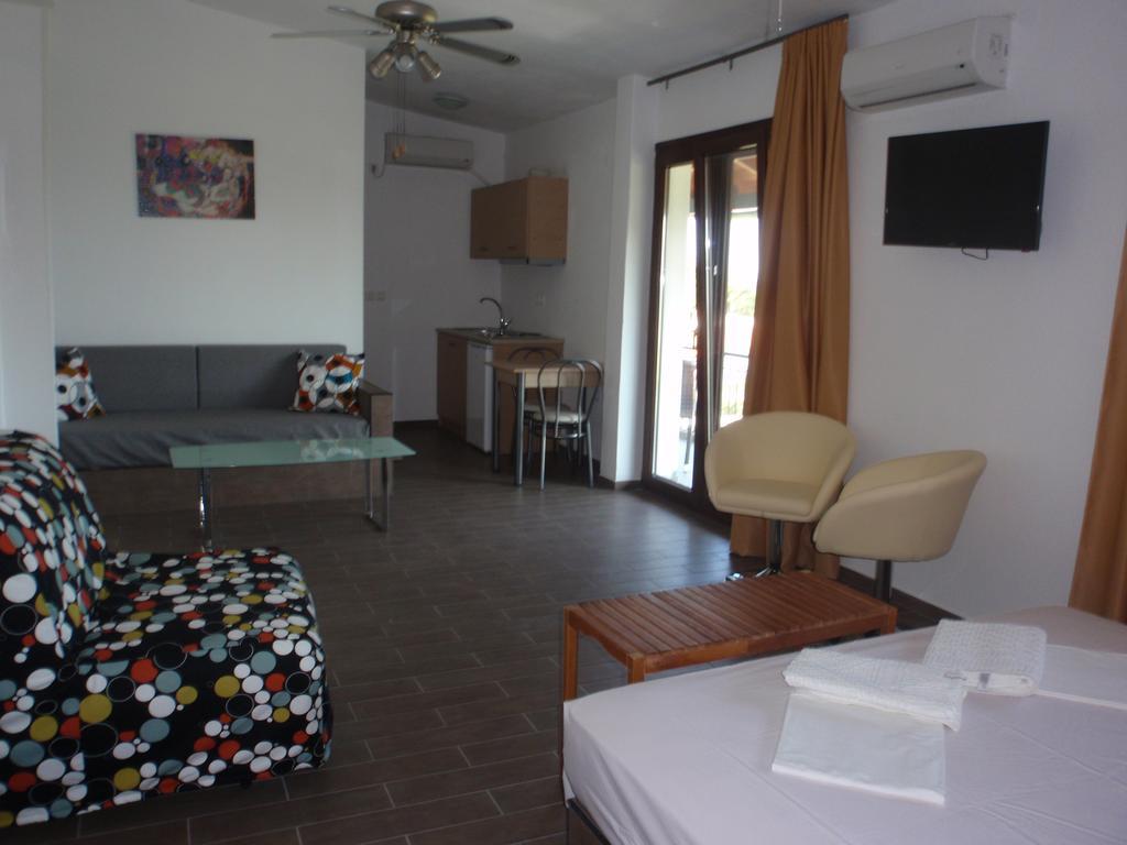 Petrouda'S Apartments Samothraki Luaran gambar